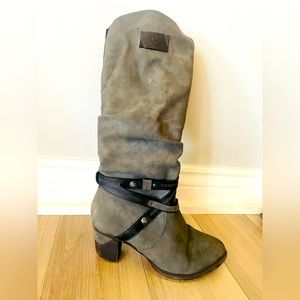 Grey boots